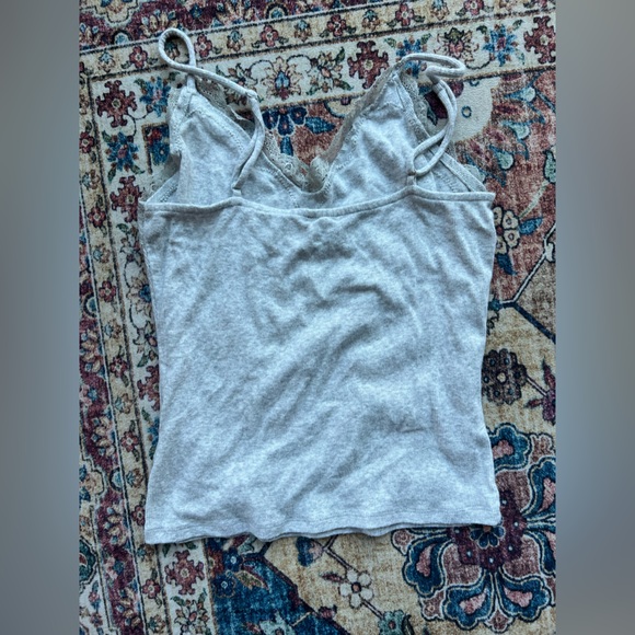 EXPRESS fitted light grey stretchy cropped lace detailed tank top, size M - Picture 2 of 3